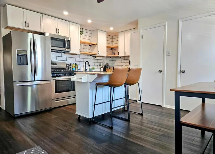 Rustic & Remodeled 3-Bedroom In Downtown Phoenixville